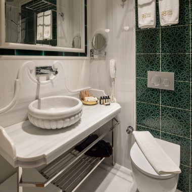 Geberit ha realizzato stanze da bagno moderne e accoglienti. In tutti i bagni sono state installate cassette a doppio risciacquo: l’architetto ha a cuore l’utilizzo attento dell’acqua. (© Hotel Turkish House)