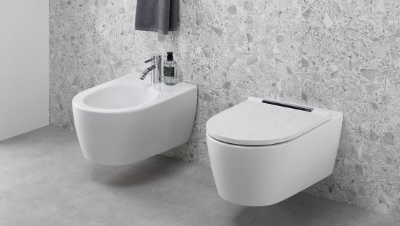 Abbinamento tra bidet Geberit ONE e vaso bidet Geberit AquaClean Sela