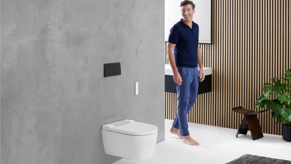 Vaso bidet AquaClean Sela in un bagno Geberit